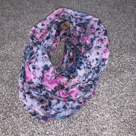 American Eagle Outfitters Accessories - Scarf